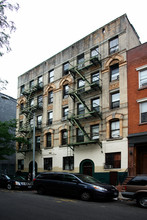 131-133 Henry St in New York, NY - Building Photo - Building Photo