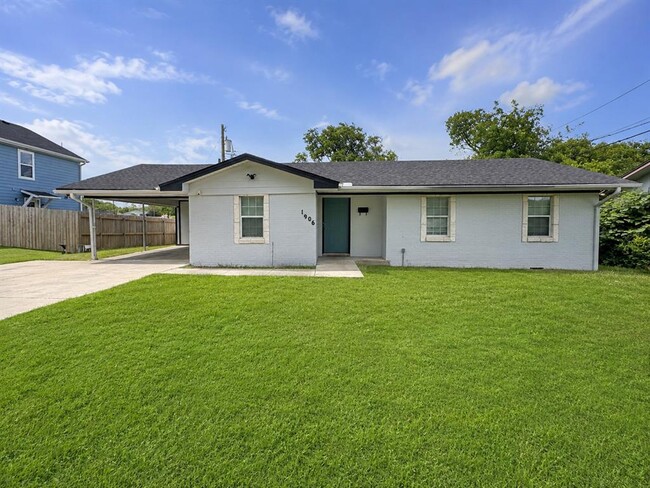 property at 1906 E Avenue G
