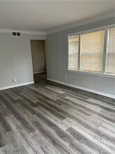 989 Oxford Rd-Unit -A2 in Cleveland Heights, OH - Building Photo - Building Photo