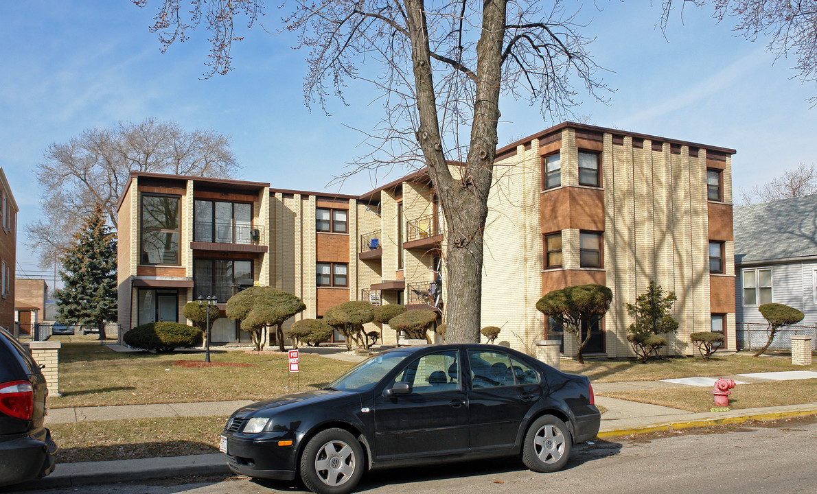 6122 S Kolmar Ave in Chicago, IL - Foto de edificio