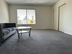 1708 S Garfield Ave, Unit D in Alhambra, CA - Foto de edificio - Building Photo