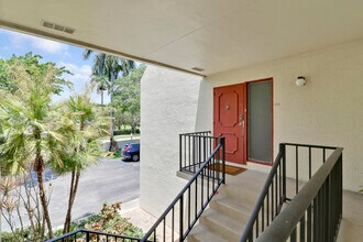 1700 Presidential Way in West Palm Beach, FL - Building Photo - Building Photo