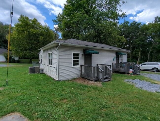 property at 900 Carline Rd