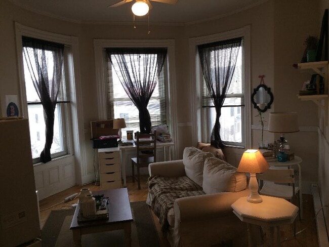 1451 Tremont St, Unit #3F in Boston, MA - Foto de edificio - Building Photo