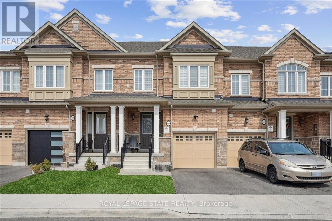 1069 Garner Rd E in Hamilton, ON - Building Photo