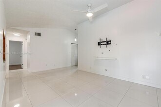 8250 SW 3rd Pl in North Lauderdale, FL - Building Photo - Building Photo