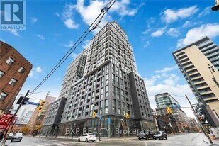 158 Front St E in Toronto, ON - Building Photo
