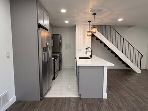 5532 Spinnaker Dr, Unit 2 in San Jose, CA - Foto de edificio - Building Photo