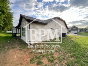 297 Fieldstone Ln in Springfield, TN - Building Photo - Building Photo
