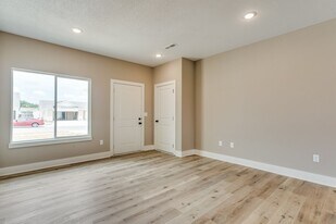 1042 Long Path Ct in Goddard, KS - Building Photo