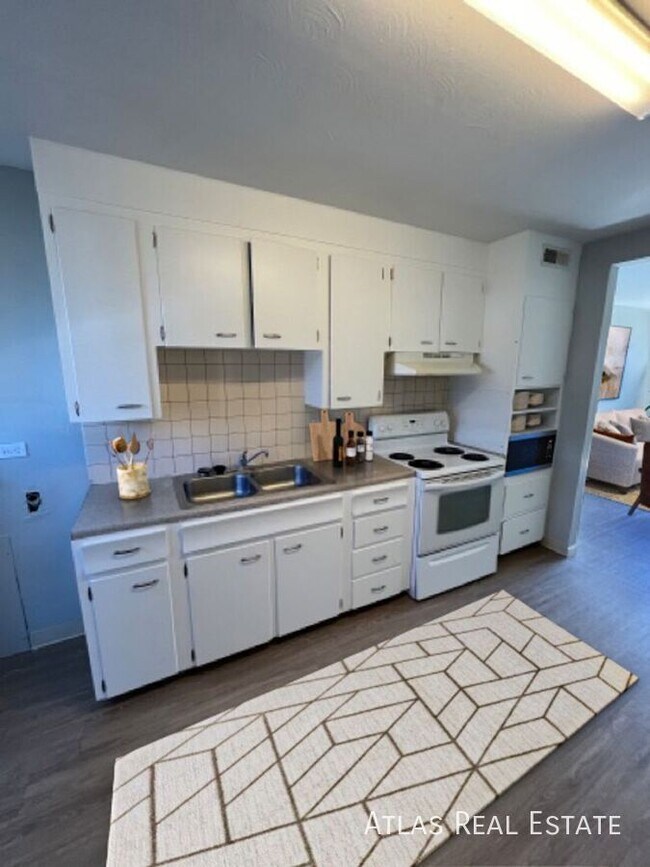 property at 5430 W 3rd Pl