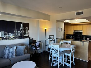 300 W 5th St, Unit 551 in Charlotte, NC - Building Photo - Building Photo