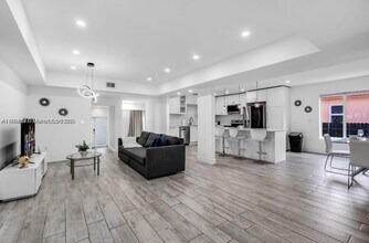 420 NE 90th St in El Portal, FL - Building Photo - Building Photo