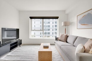 10301 NE 10th St in Bellevue, WA - Building Photo