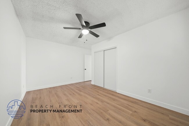 2511 Voorhees Ave. in Redondo Beach, CA - Foto de edificio - Building Photo