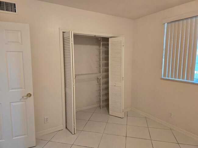 3900 NW 76th Ave, Unit 107 in Sunrise, FL - Building Photo - Building Photo