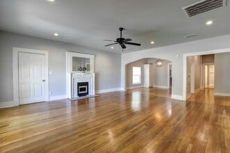 2408 Magnolia St in Texarkana, TX - Building Photo - Building Photo