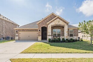 10808 Culberson Dr in Aubrey, TX - Building Photo