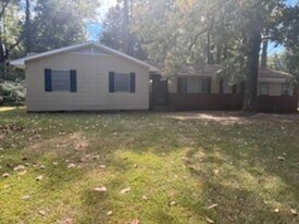 5650 Brentwood Dr in Jackson, MS - Building Photo
