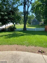 549 Broughton Ave in Bloomfield, NJ - Building Photo - Building Photo