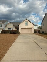 360 River Oak St in Spring Lake, NC - Building Photo