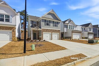 101 Parkwood Dr in Dawsonville, GA - Foto de edificio - Building Photo