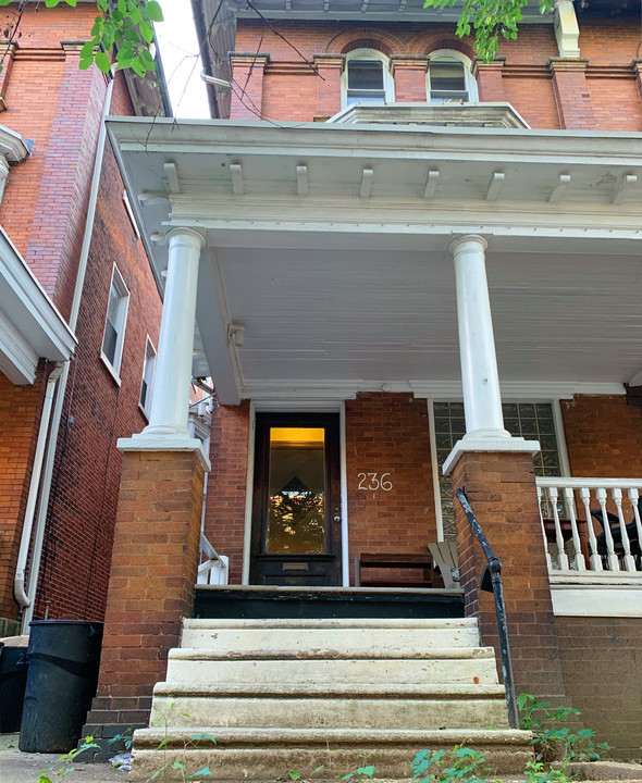 236 S 45th St in Philadelphia, PA - Building Photo