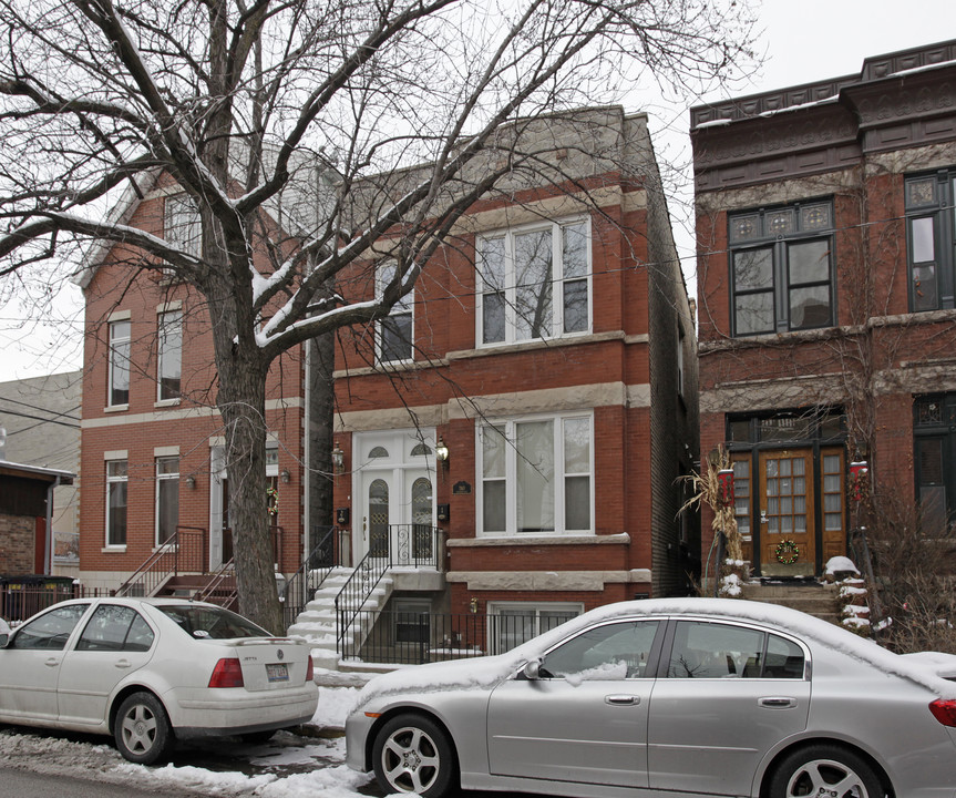 740 W Schubert Ave in Chicago, IL - Foto de edificio