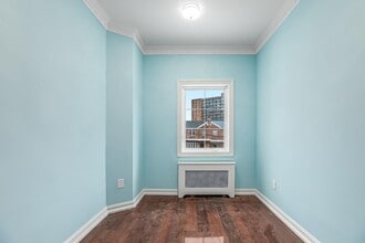 97-32-97-63 63rd Dr in Queens, NY - Foto de edificio - Building Photo