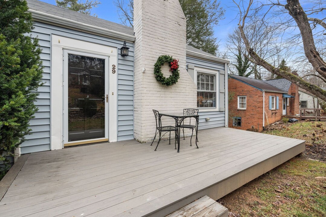 29 Canterbury Rd in Asheville, NC - Building Photo