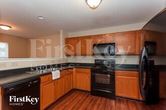 955 Littleton Dr in Concord, NC - Foto de edificio - Building Photo