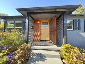 301 Monroe St in Napa, CA - Building Photo