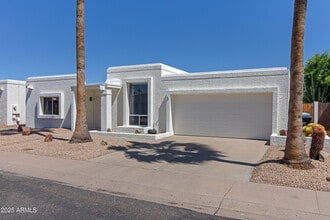 820 E Michelle Dr in Phoenix, AZ - Building Photo - Building Photo