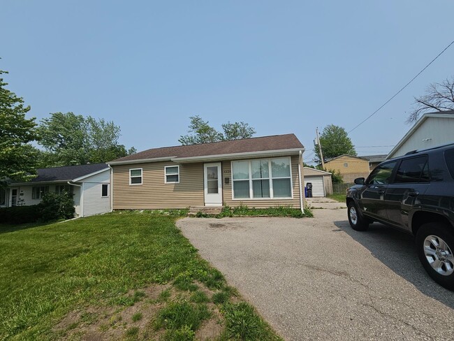 property at 4224 Benton St NE