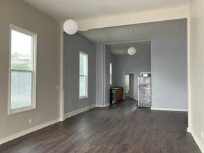 4538 Martin Luther King Jr Way in Oakland, CA - Foto de edificio - Building Photo