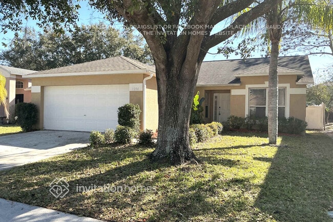 1206 Whitewood Way in Clermont, FL - Foto de edificio - Building Photo