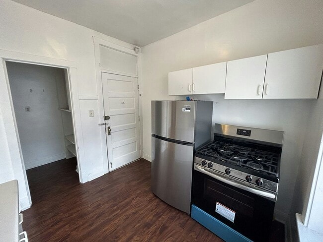 property at 4408 N Winchester Ave