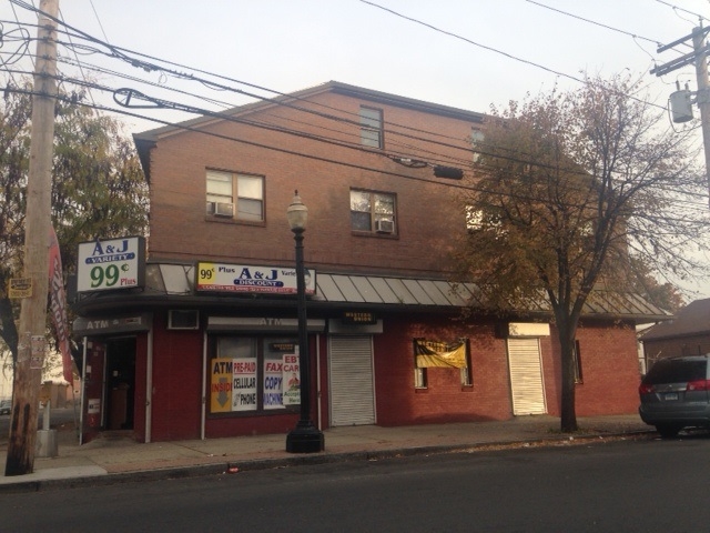 1323 Stratford Ave in Bridgeport, CT - Building Photo