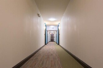 801 N Bishop Ave in Dallas, TX - Building Photo - Building Photo