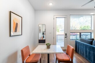 49 Navasota St in Austin, TX - Building Photo - Building Photo