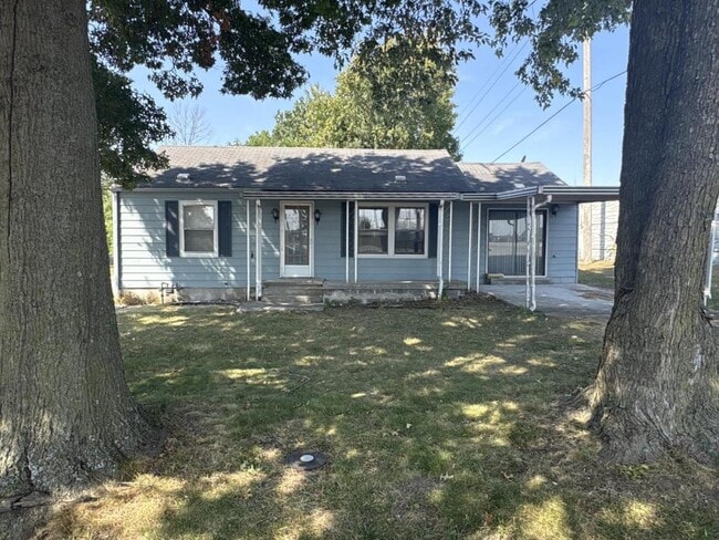 property at 806 N Capelle St