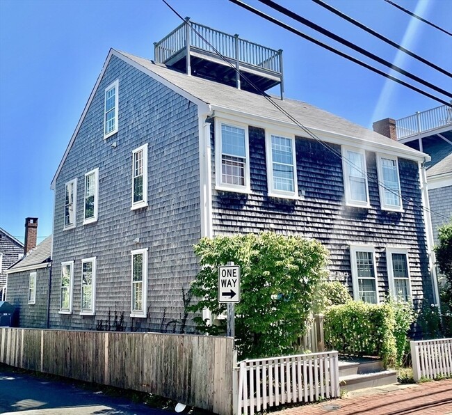 76 Orange St in Nantucket, MA - Foto de edificio - Building Photo