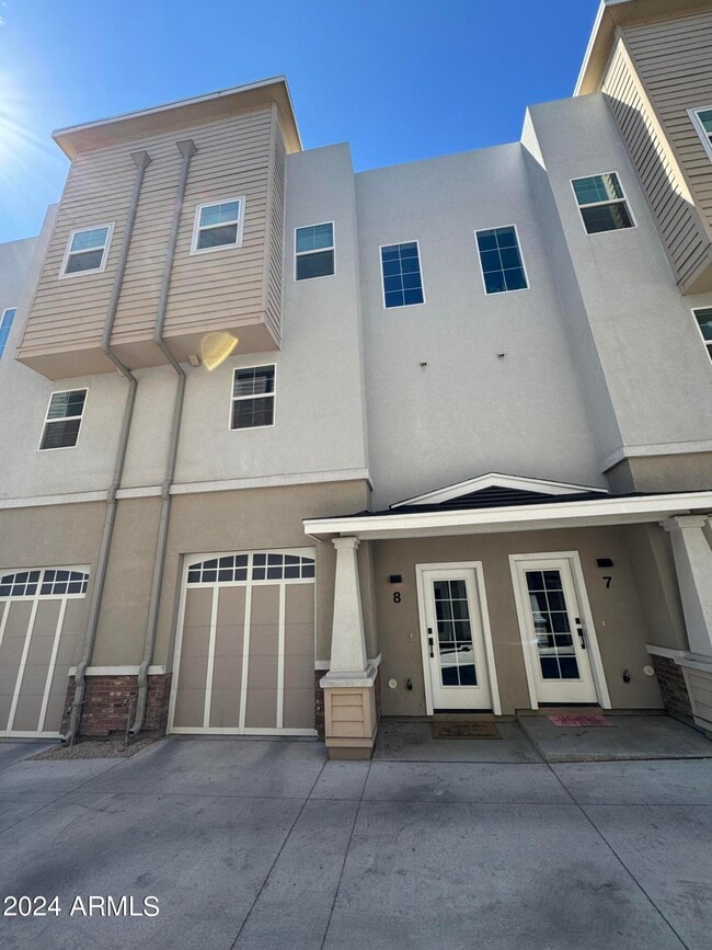 property at 615 N 6th Ave
