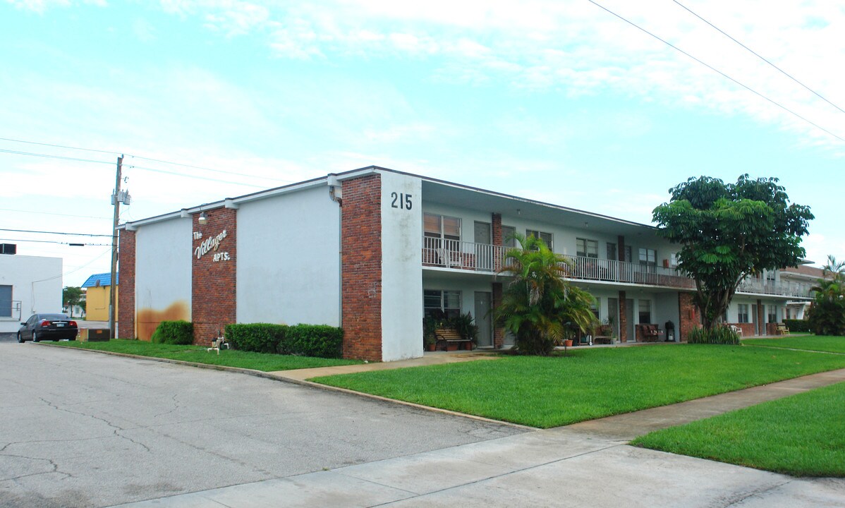 Villager Apartments in North Palm Beach, FL - Building Photo