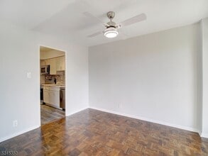 377 S Harrison St in East Orange, NJ - Building Photo - Building Photo