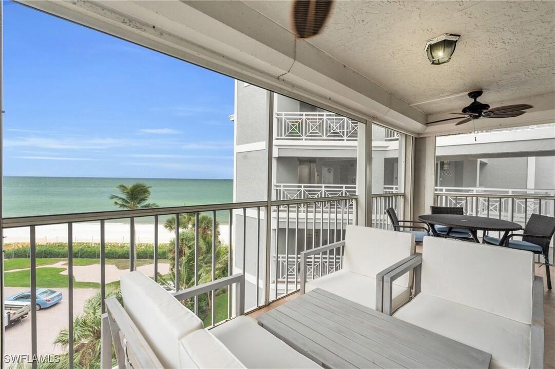 9155 Gulf Shore Dr in Naples, FL - Foto de edificio