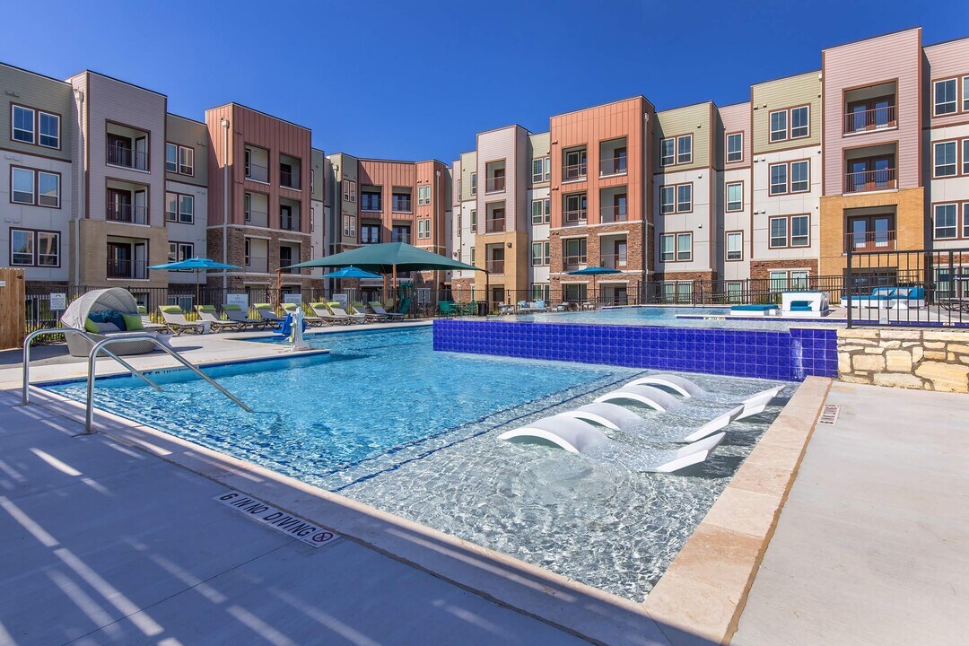 Spring Villas- Income Restricted in Austin, TX - Foto de edificio