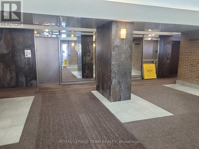 1380 Prince of Wales Dr in Ottawa, ON - Building Photo - Building Photo