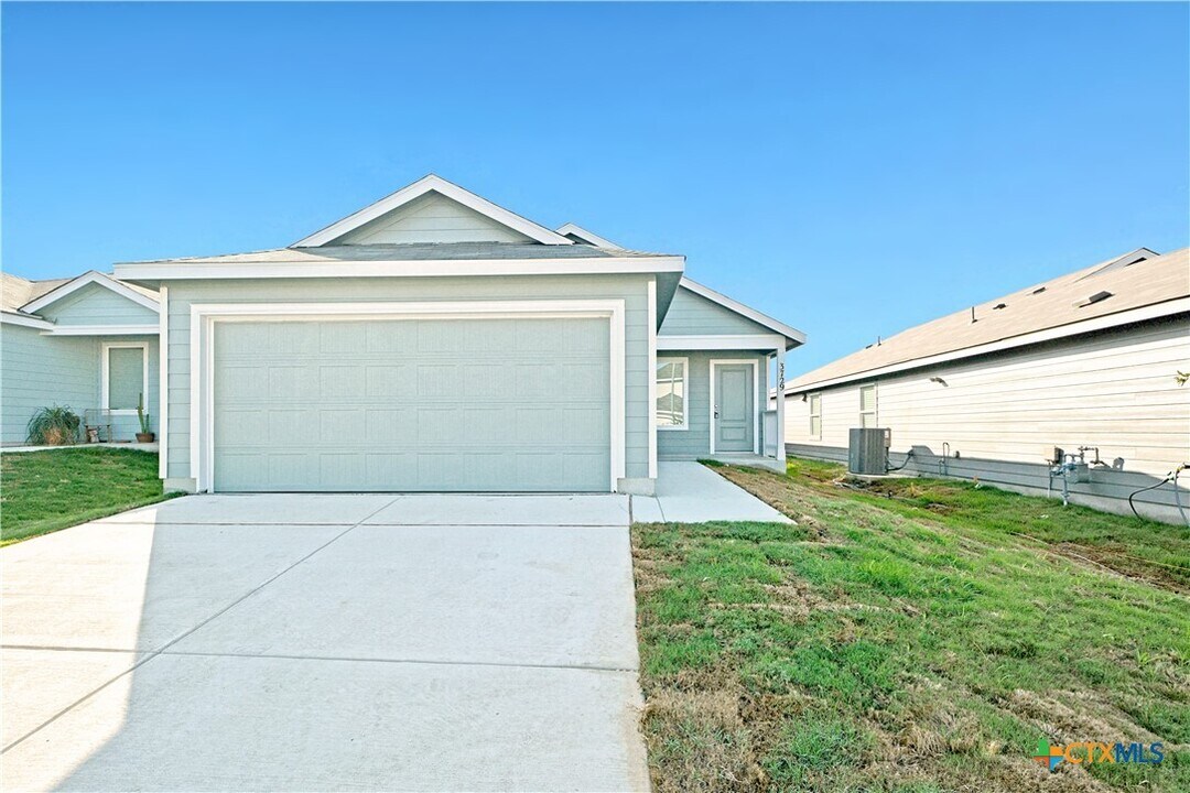 3729 Axis Hl St in New Braunfels, TX - Building Photo