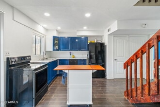 2724 W McLellan Blvd in Phoenix, AZ - Building Photo - Building Photo